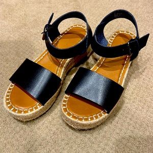 Black platform Universal Thread sandals